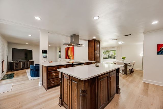 2714 Lakeview Lane, Carrollton, TX 75006
