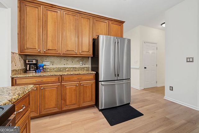 140 Farr Lake Drive, Tyrone, GA 30290