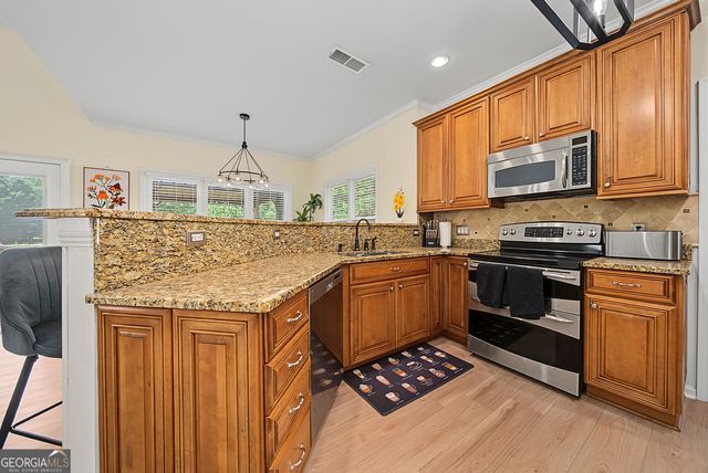 140 Farr Lake Drive, Tyrone, GA 30290
