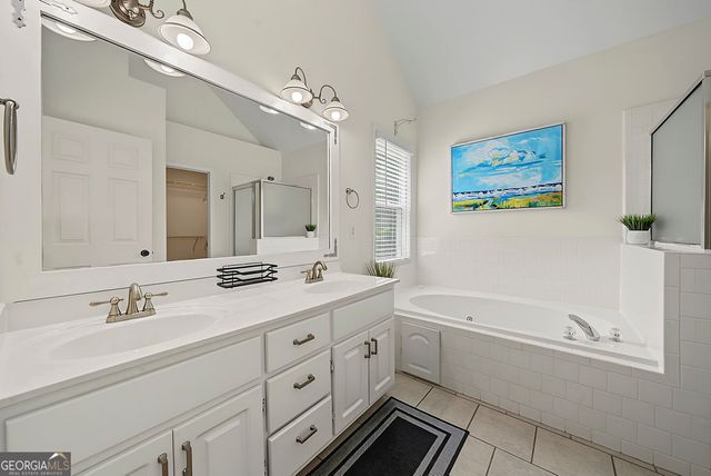 140 Farr Lake Drive, Tyrone, GA 30290