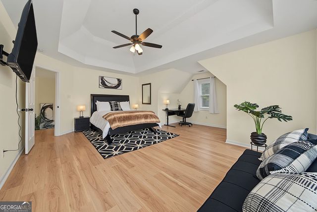 140 Farr Lake Drive, Tyrone, GA 30290