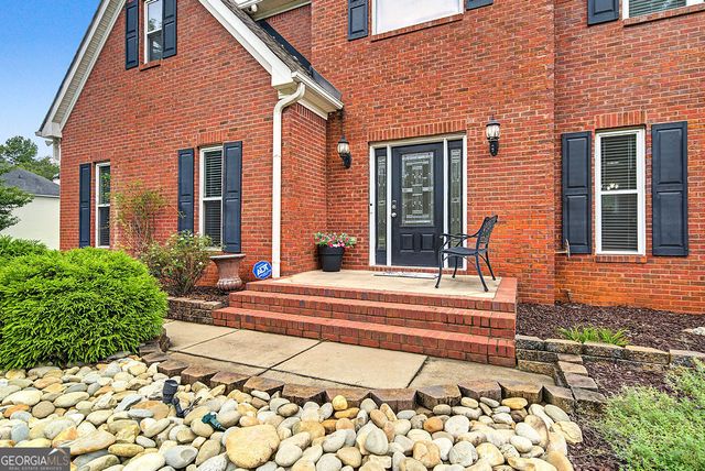 140 Farr Lake Drive, Tyrone, GA 30290