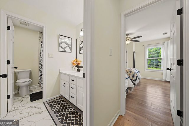 140 Farr Lake Drive, Tyrone, GA 30290