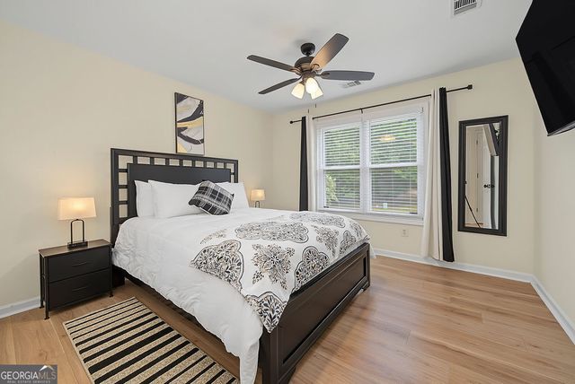 140 Farr Lake Drive, Tyrone, GA 30290