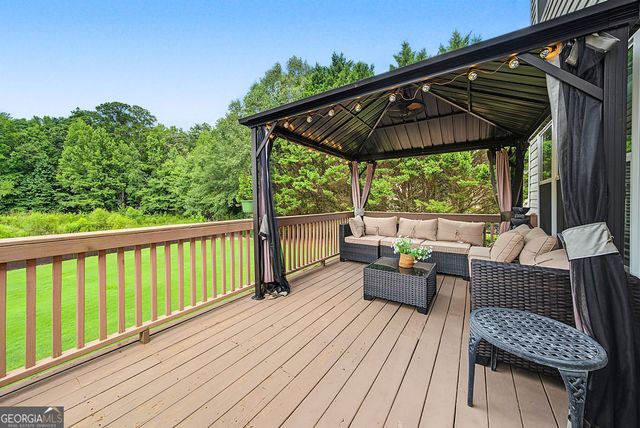 140 Farr Lake Drive, Tyrone, GA 30290