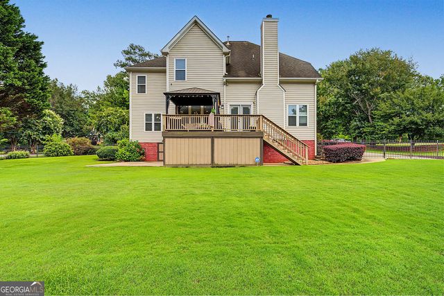 140 Farr Lake Drive, Tyrone, GA 30290