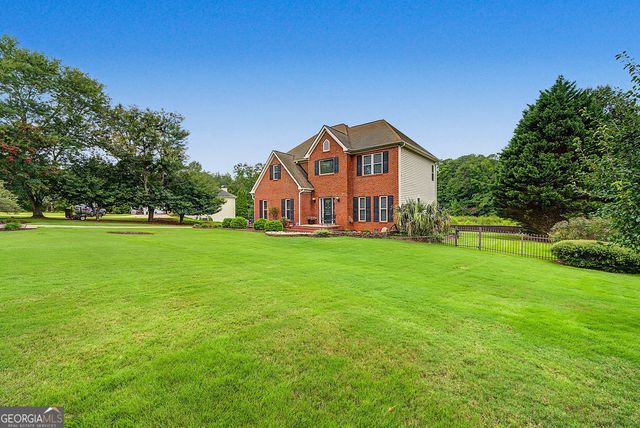 140 Farr Lake Drive, Tyrone, GA 30290
