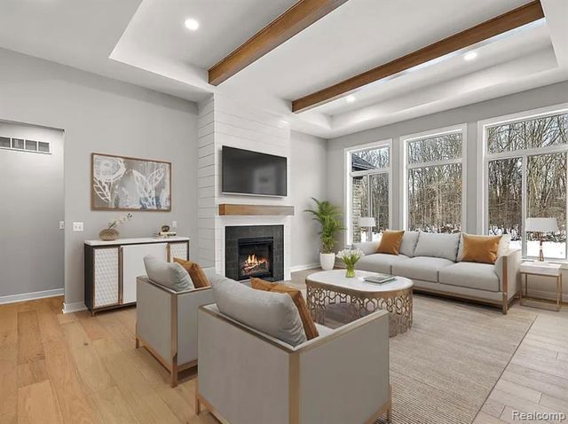 54660 Chesterfield Rd, Chesterfield, MI 48051