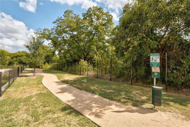 604 N Bluff DR 136, Austin, TX 78745