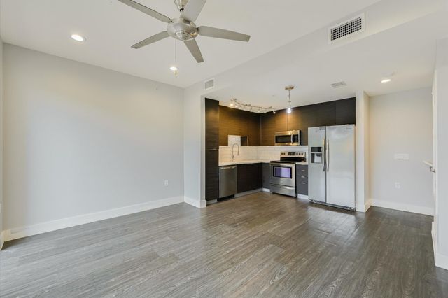 604 N Bluff DR 136, Austin, TX 78745
