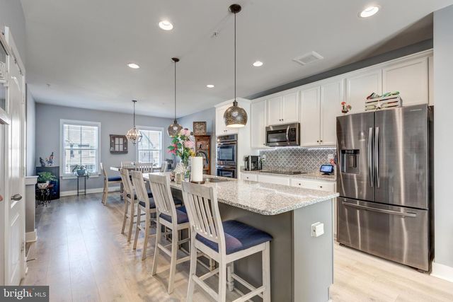 2723 TOWN VIEW CIR, New Windsor, MD 21776