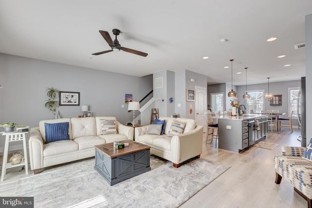 2723 TOWN VIEW CIR, New Windsor, MD 21776