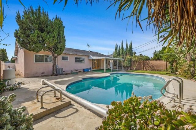 20159 Londelius Street, Winnetka, CA 91306