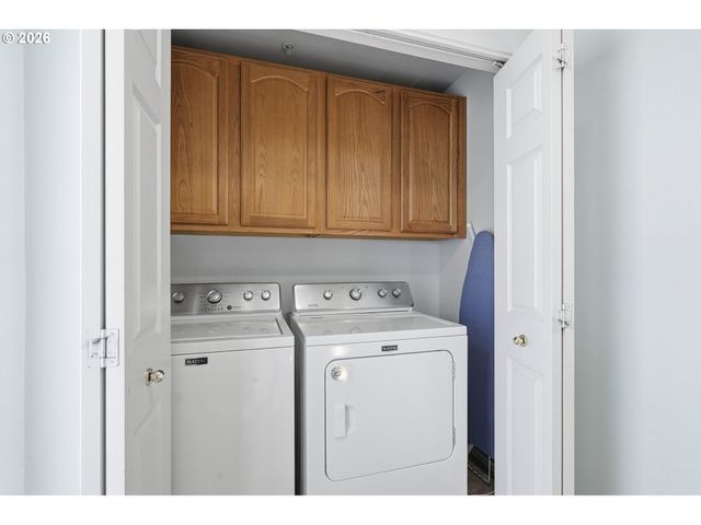 844 Se WOODROW Ln, Hillsboro, OR 97123