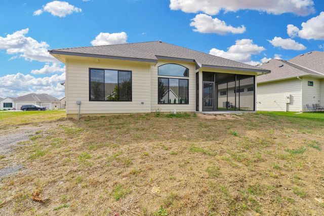 369 N Jackson Heights Ct, Wichita, KS 67206