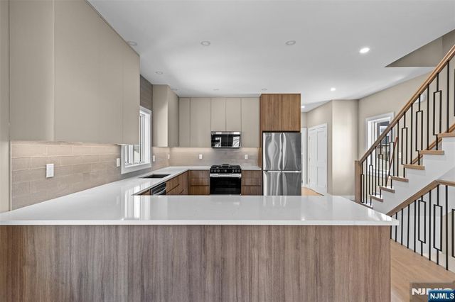 416 8th Street, Fairview, NJ 07022