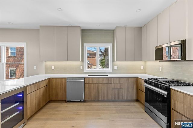 416 8th Street, Fairview, NJ 07022