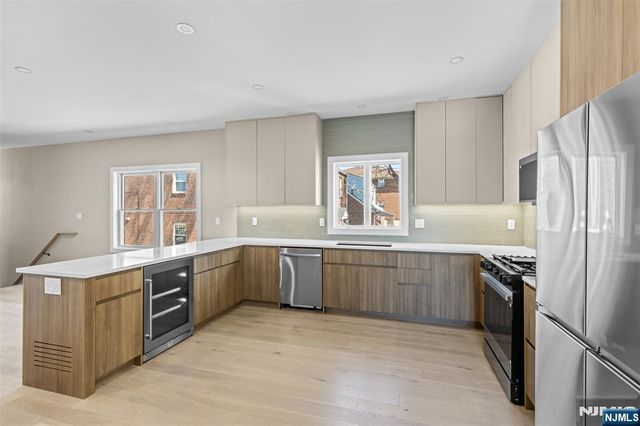 416 8th Street, Fairview, NJ 07022