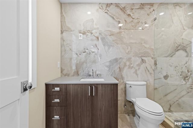 416 8th Street, Fairview, NJ 07022