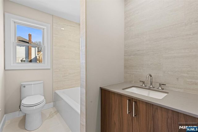 416 8th Street, Fairview, NJ 07022