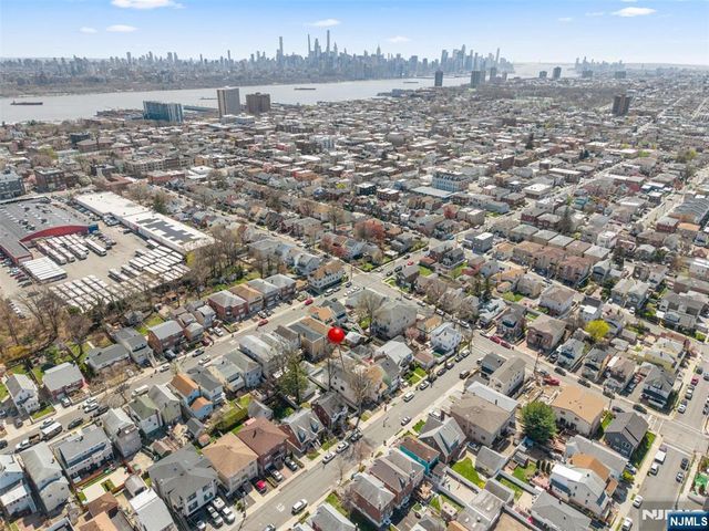 416 8th Street, Fairview, NJ 07022