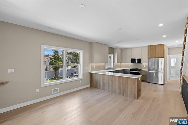 416 8th Street, Fairview, NJ 07022