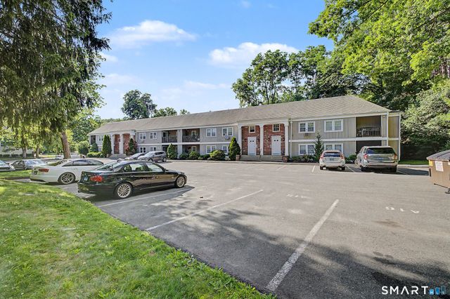 10 Scuppo Road A10, Danbury, CT 06811