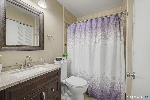 10 Scuppo Road A10, Danbury, CT 06811