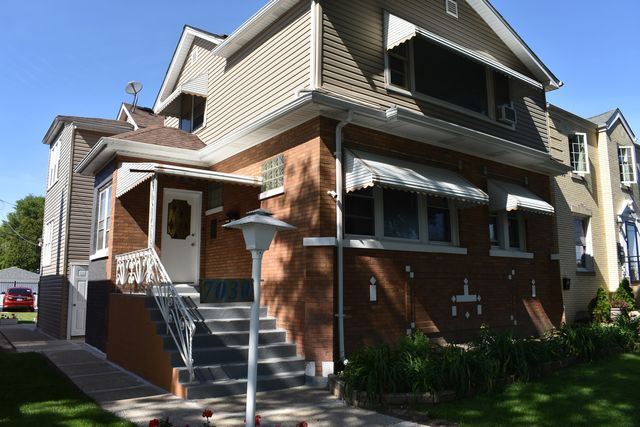7030 W Wrightwood Avenue, Chicago, IL 60707