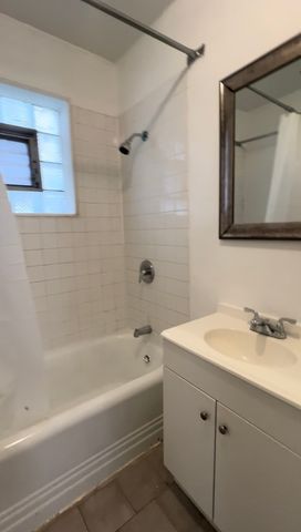 7030 W Wrightwood Avenue, Chicago, IL 60707