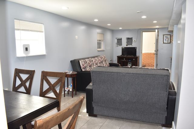 7030 W Wrightwood Avenue, Chicago, IL 60707