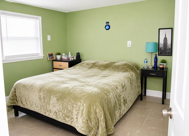 7030 W Wrightwood Avenue, Chicago, IL 60707