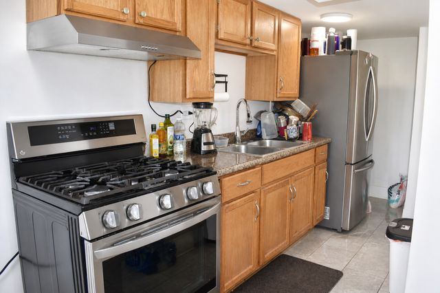 7030 W Wrightwood Avenue, Chicago, IL 60707