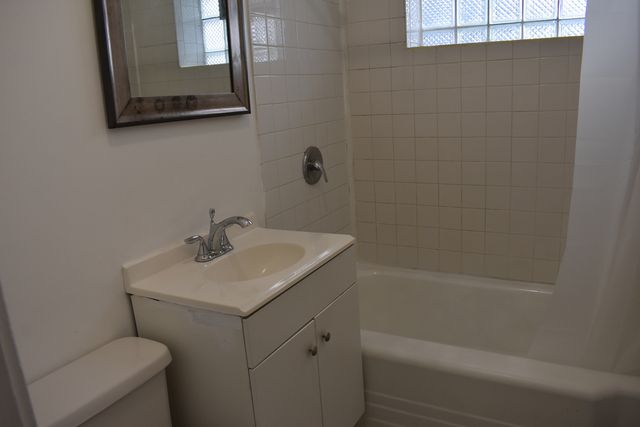 7030 W Wrightwood Avenue, Chicago, IL 60707