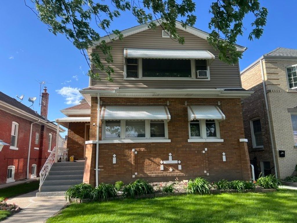 7030 W Wrightwood Avenue, Chicago, IL 60707