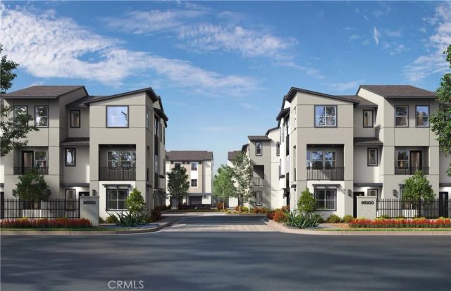 12720 Azure Way 27, Hawthorne, CA 90250