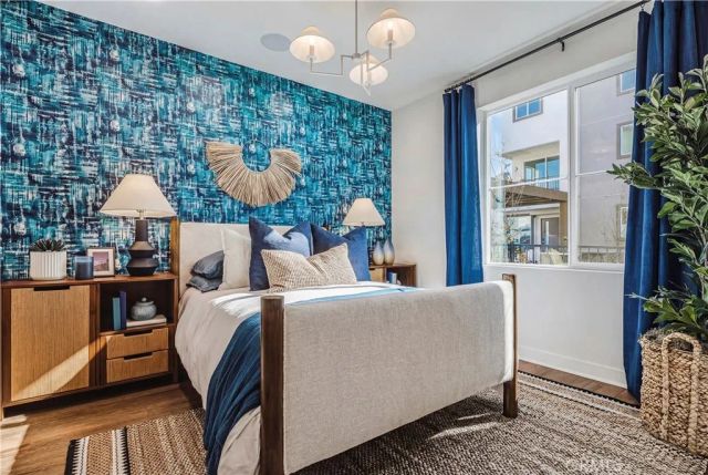 12720 Azure Way 27, Hawthorne, CA 90250