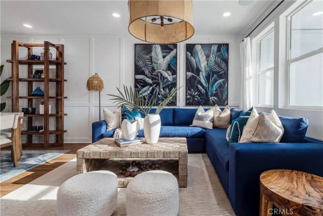 12720 Azure Way 27, Hawthorne, CA 90250