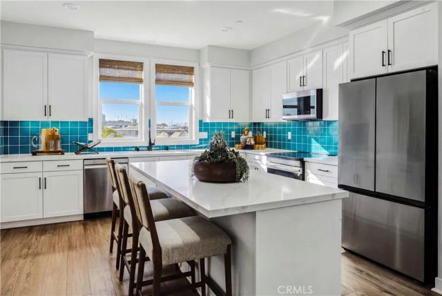 12720 Azure Way 27, Hawthorne, CA 90250