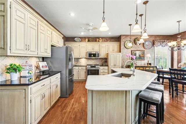 20306 W 99th Terrace, Lenexa, KS 66220