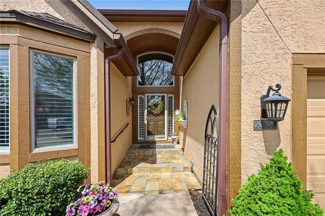 20306 W 99th Terrace, Lenexa, KS 66220