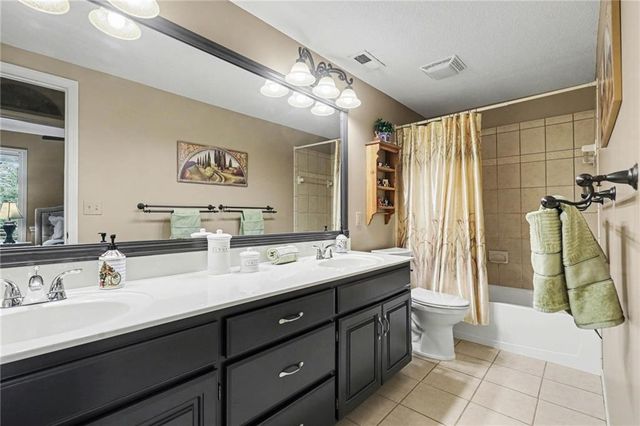 20306 W 99th Terrace, Lenexa, KS 66220