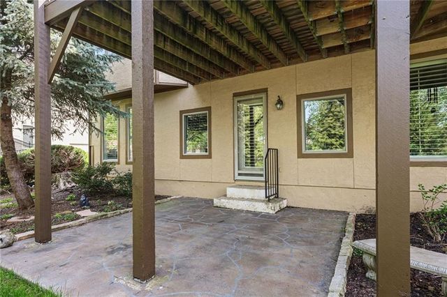 20306 W 99th Terrace, Lenexa, KS 66220