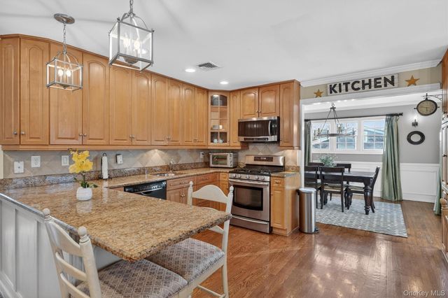 31 Kendall Drive, New City, NY 10956