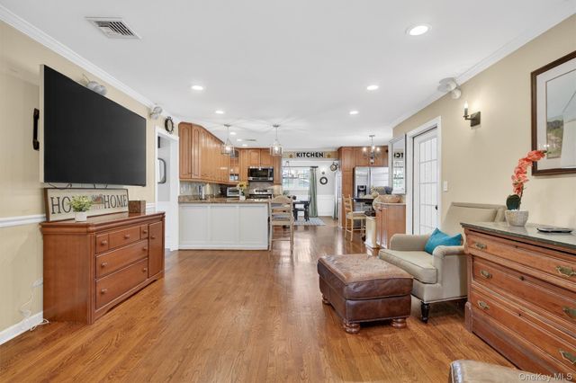 31 Kendall Drive, New City, NY 10956