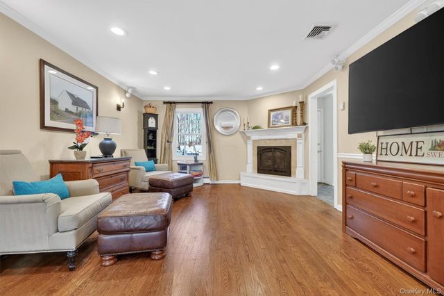 31 Kendall Drive, New City, NY 10956