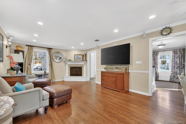 31 Kendall Drive, New City, NY 10956