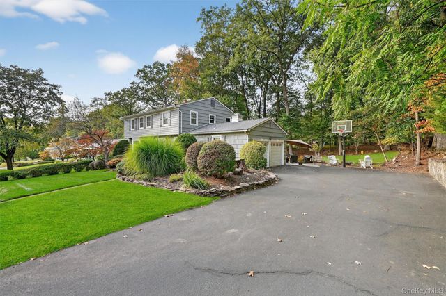 31 Kendall Drive, New City, NY 10956