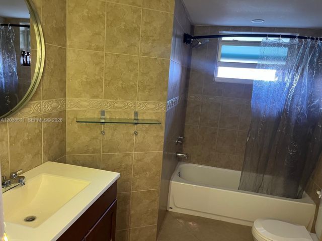 1770 NE 191st St 700-1, Miami, FL 33179