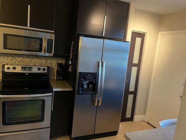 1770 NE 191st St 700-1, Miami, FL 33179